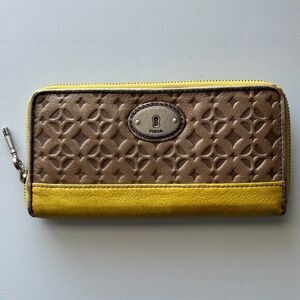 Fossil Vintage Embossed Leather Full-Zip Long Wallet w/Key Zipper Pull